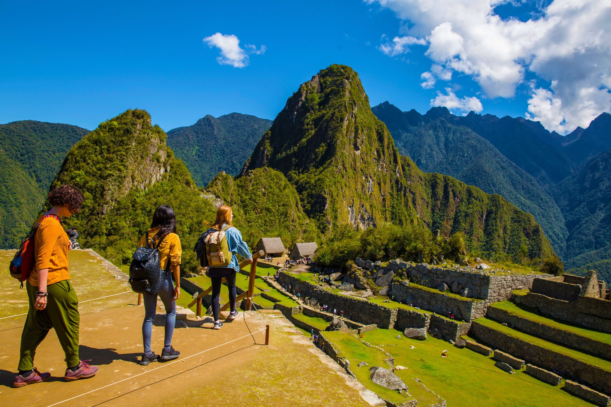 peru-machu-picchu-group-explorin