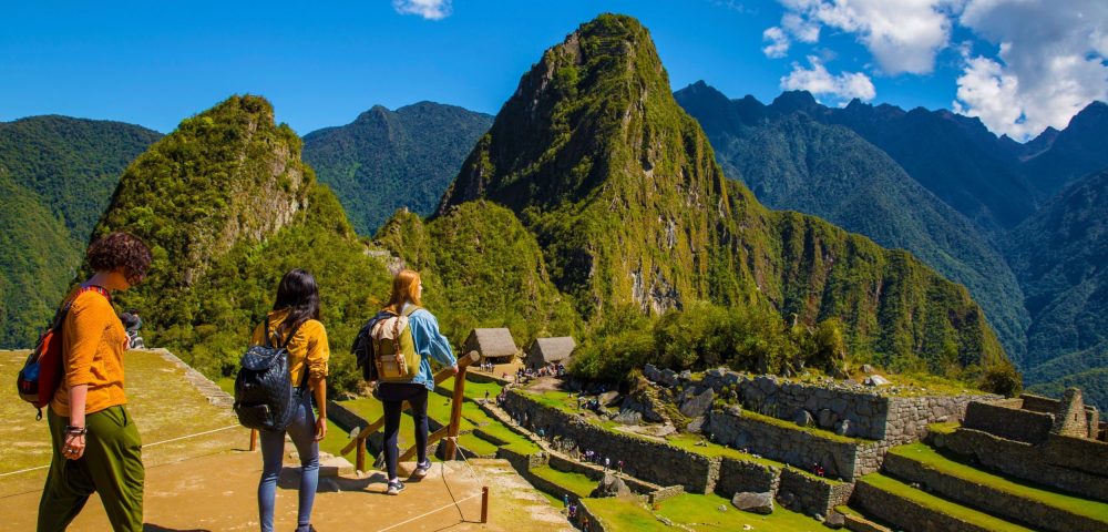 peru-machu-picchu-group-explorin